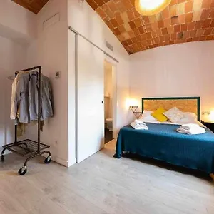 Newly Renovated W Pool & Bikeparking Pensión Gerona